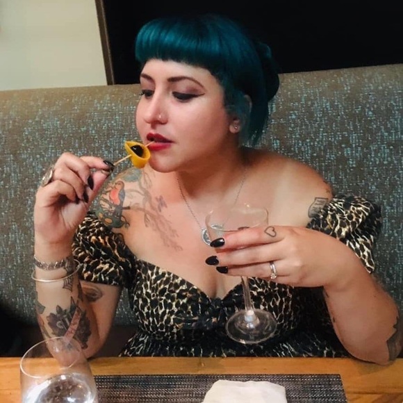 Meet your Posher, Robin - Picture 2 of 3